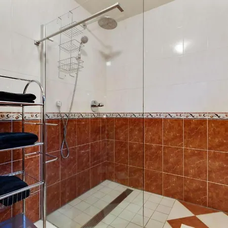 Herz Der Tauern بيت للعطل *